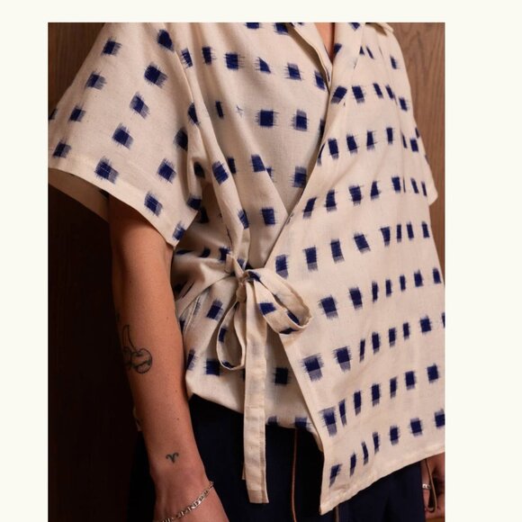 Emiko Studios Nori Eri Shirt in Ikat: Ecru & Navy Wrap Shirt M-XL - Picture 3 of 10